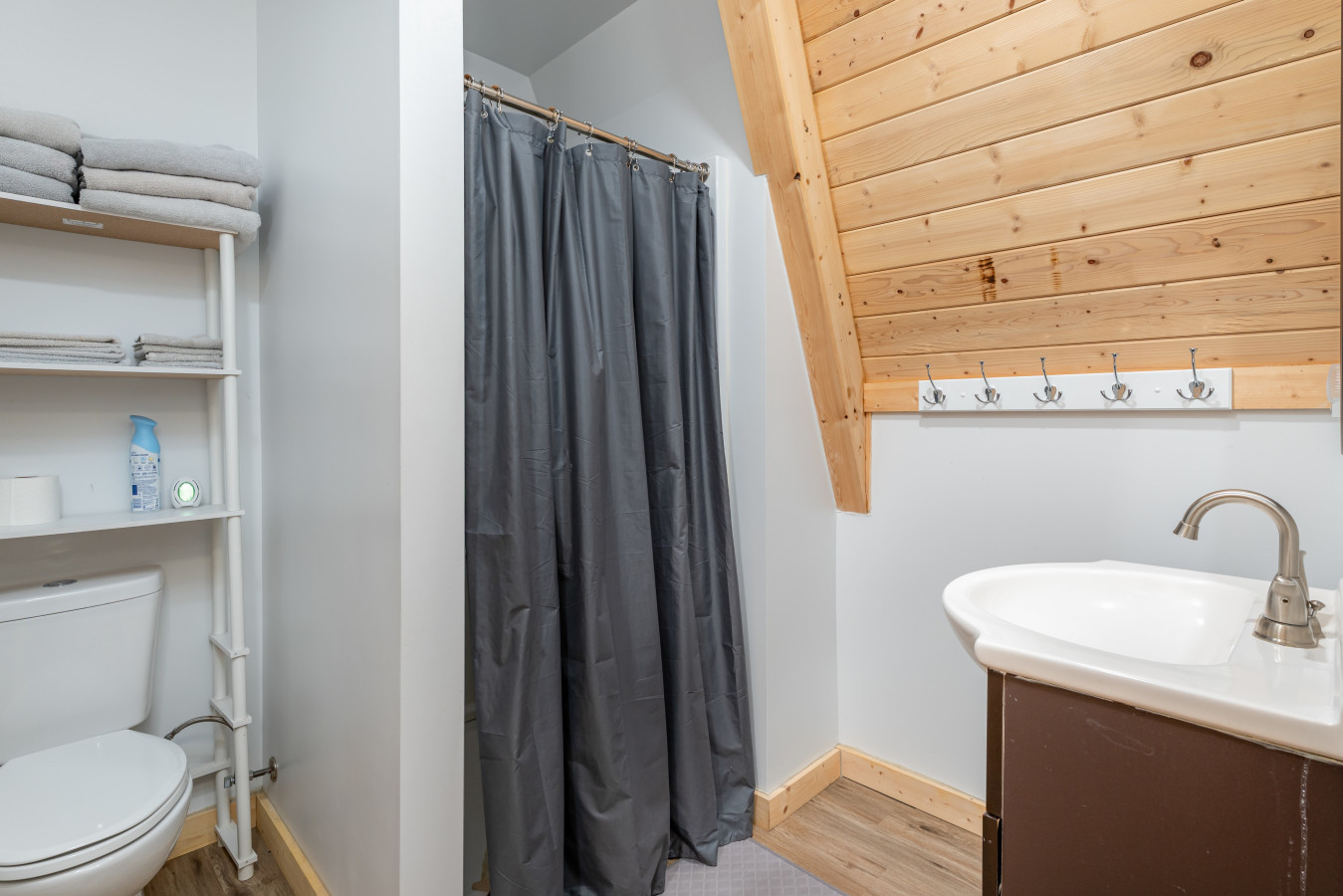 Bathroom with fresh towels