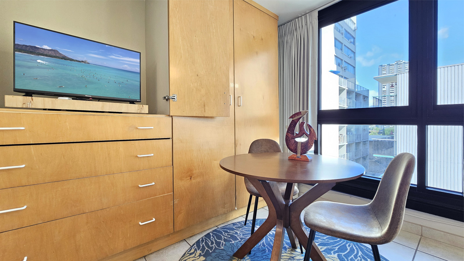 WGH 422 · Suite 422 at The Waikiki Grand | Photo 11