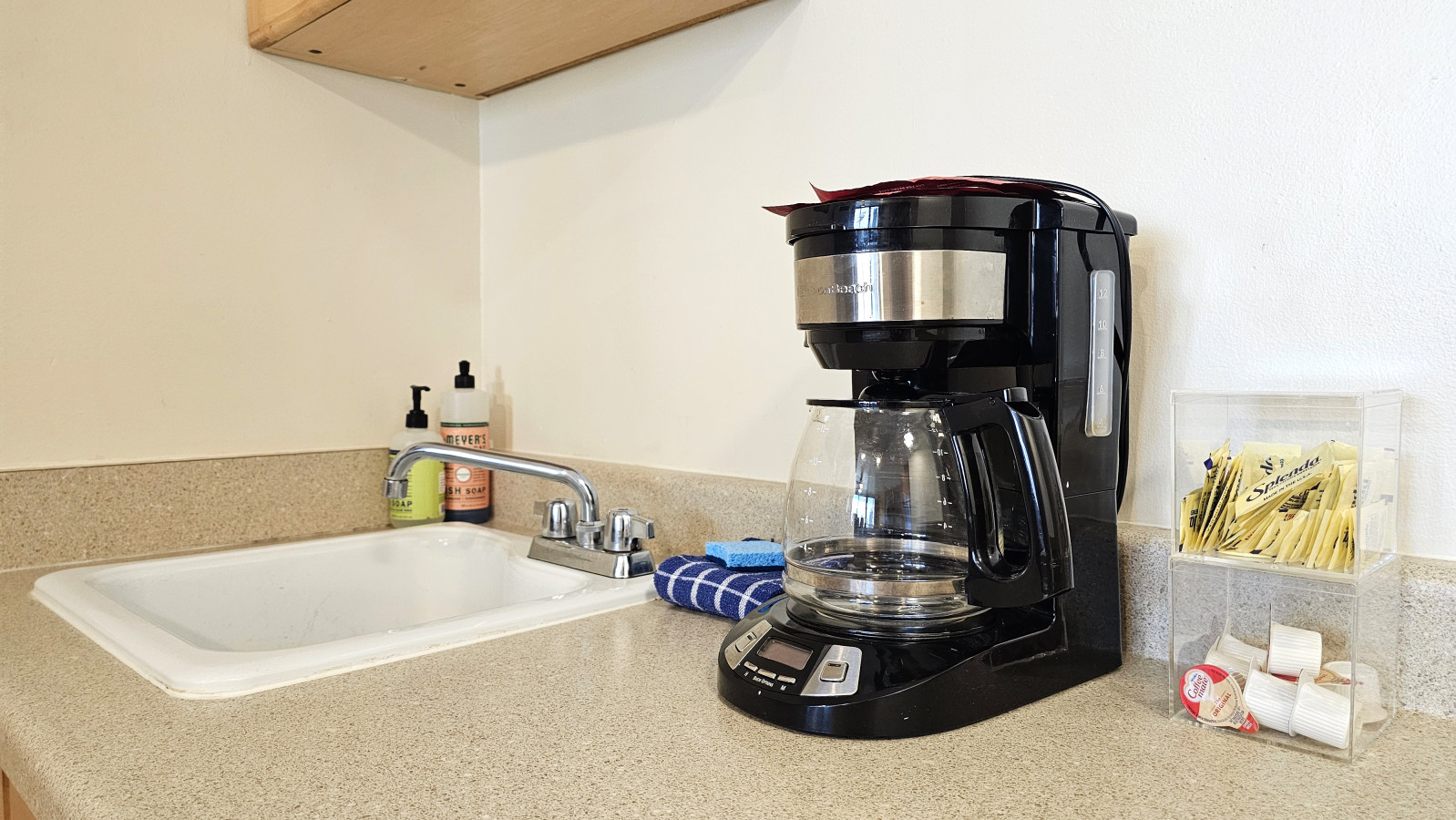 WGH 422 · Suite 422 at The Waikiki Grand | Photo 12