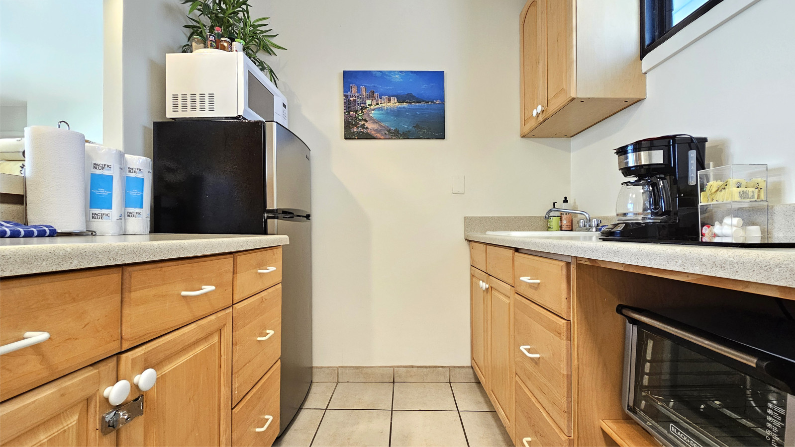 WGH 422 · Suite 422 at The Waikiki Grand | Photo 10