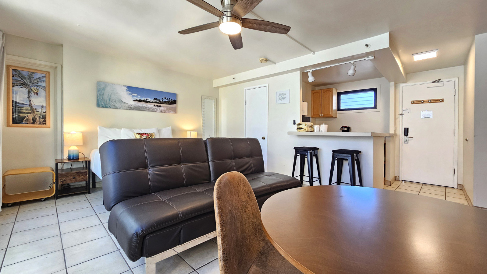 WGH 422 · Suite 422 at The Waikiki Grand | Photo 3