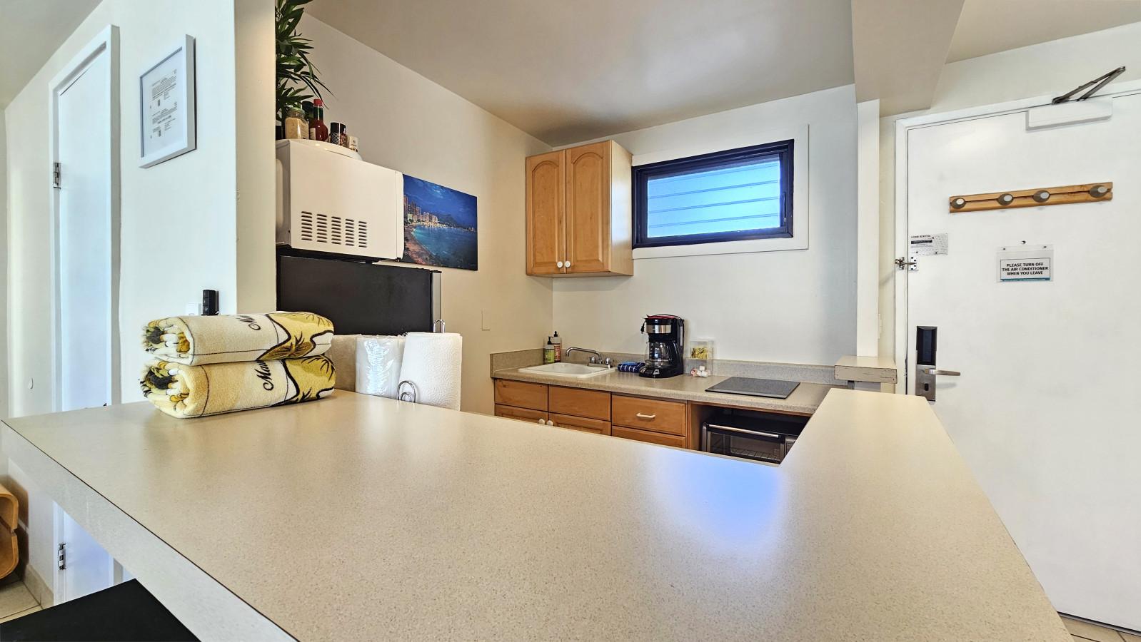 WGH 422 · Suite 422 at The Waikiki Grand | Photo 8