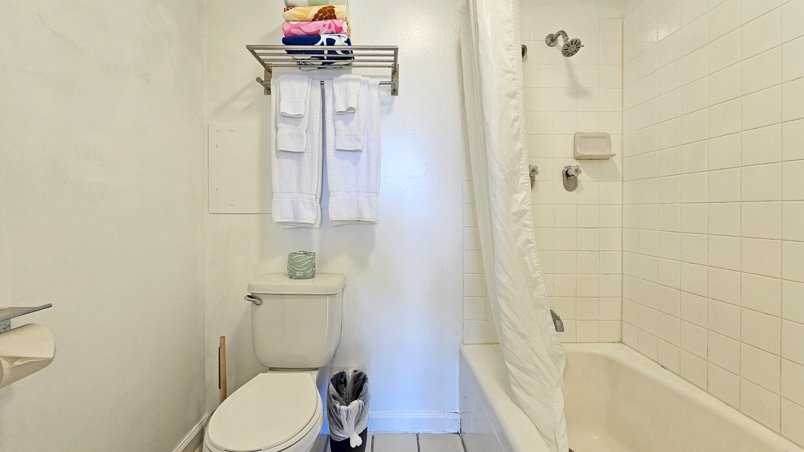 WGH 216 2nd Floor 20' from Hula's Bar & Lei Stand | Photo 15