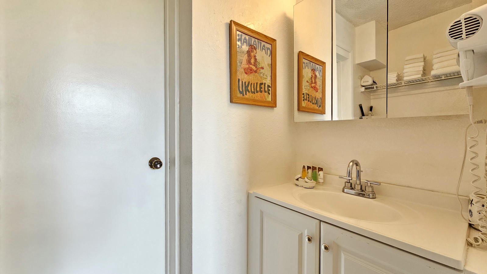 WGH 216 2nd Floor 20' from Hula's Bar & Lei Stand | Photo 13