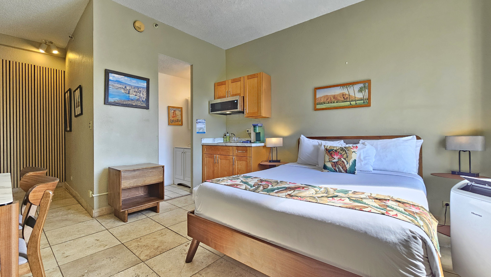 WGH 216 2nd Floor 20' from Hula's Bar & Lei Stand | Photo 6