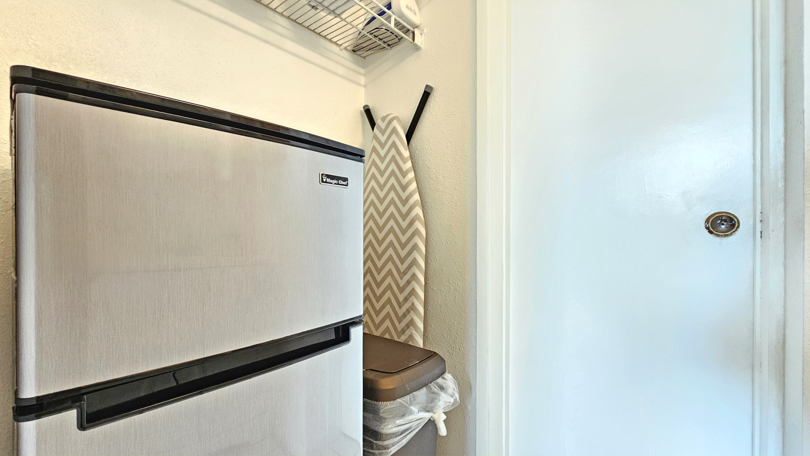 WGH 216 2nd Floor 20' from Hula's Bar & Lei Stand | Photo 10