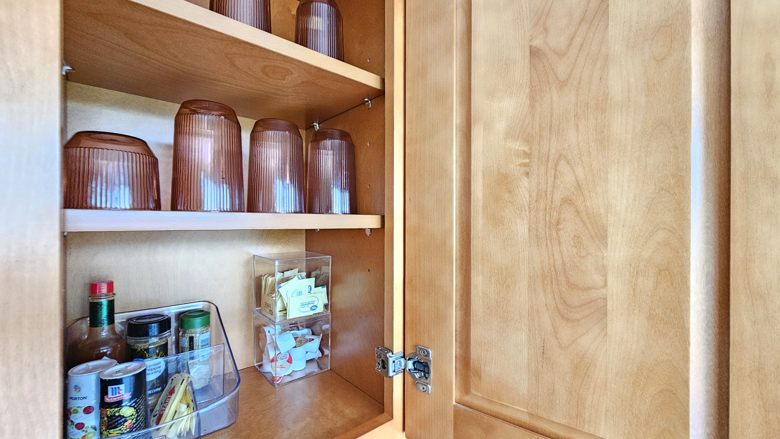 WGH 215 · 20' from Hula's Bar & Lei Stand | Photo 10