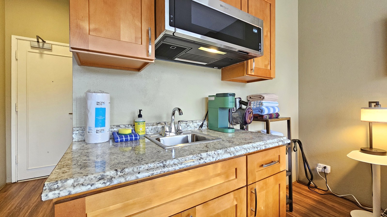 WGH 215 · 20' from Hula's Bar & Lei Stand | Photo 13