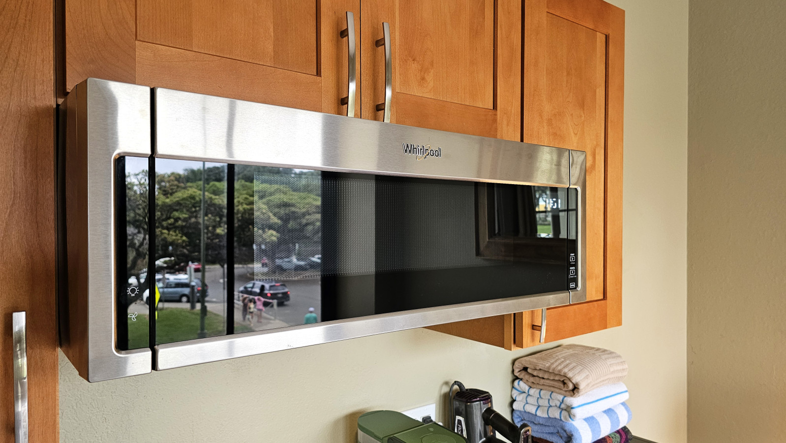 WGH 215 · 20' from Hula's Bar & Lei Stand | Photo 6