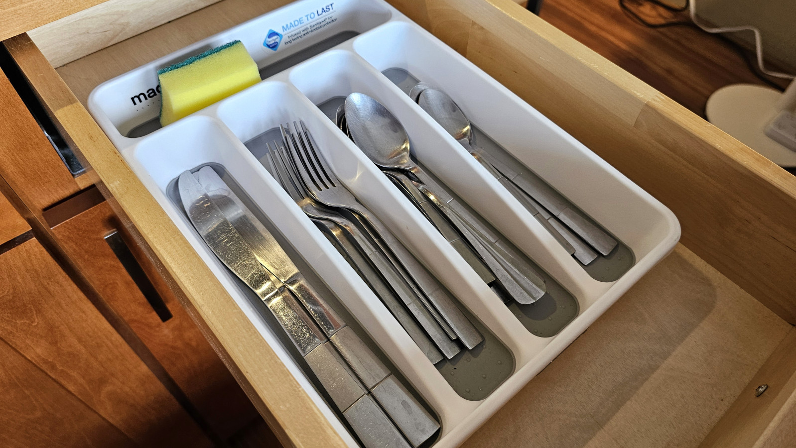 WGH 215 · 20' from Hula's Bar & Lei Stand | Photo 7