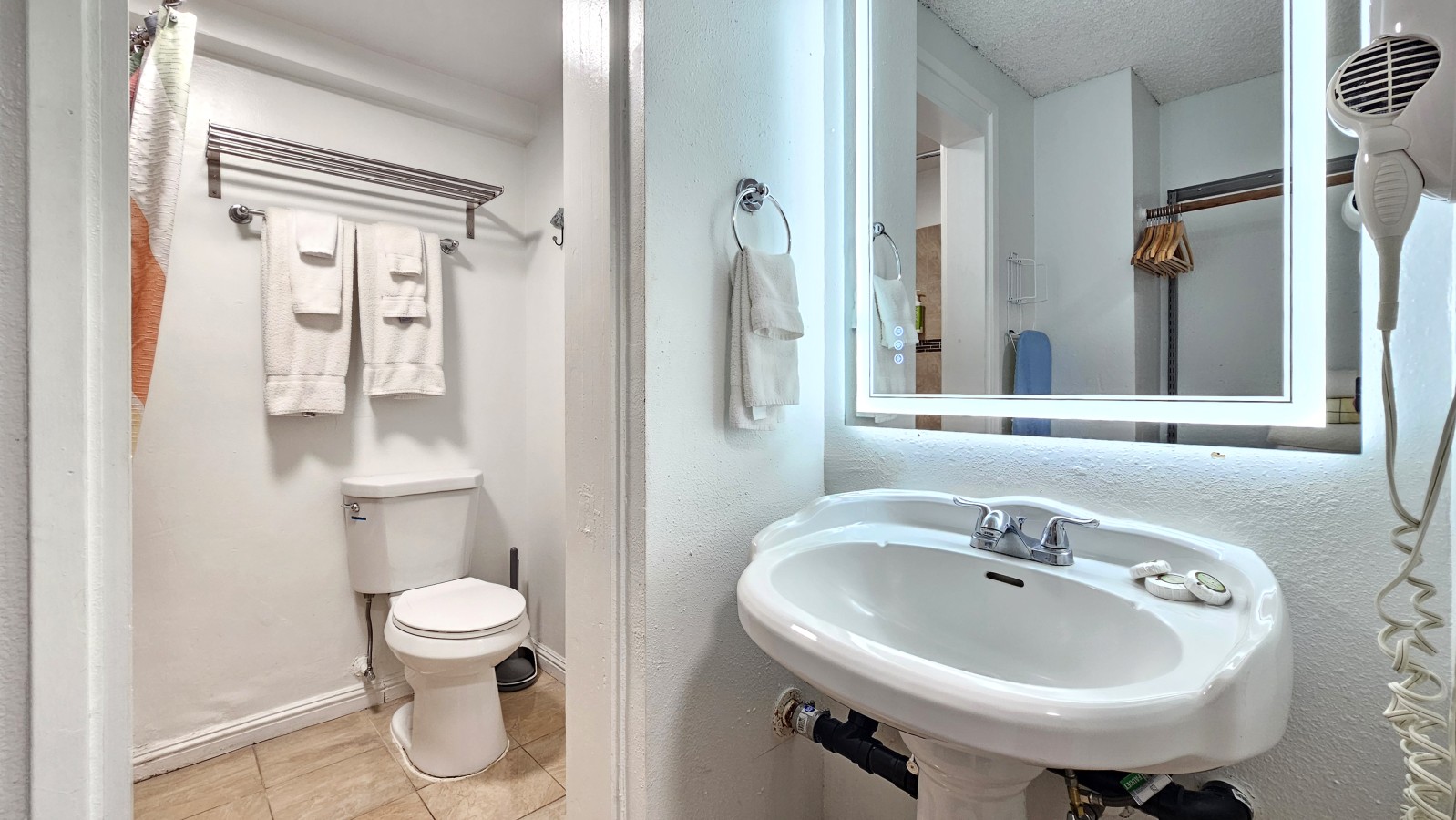 interior bathroom1.1