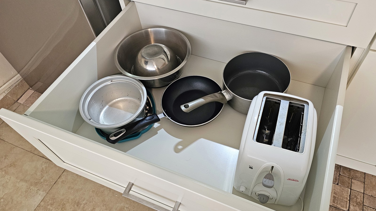 interior kitchen items6