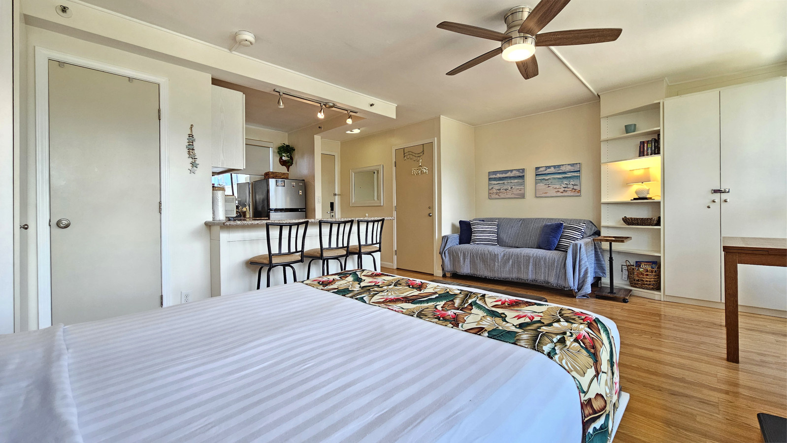 WGH 922 · 9th Floor Spacious Studio | Photo 13