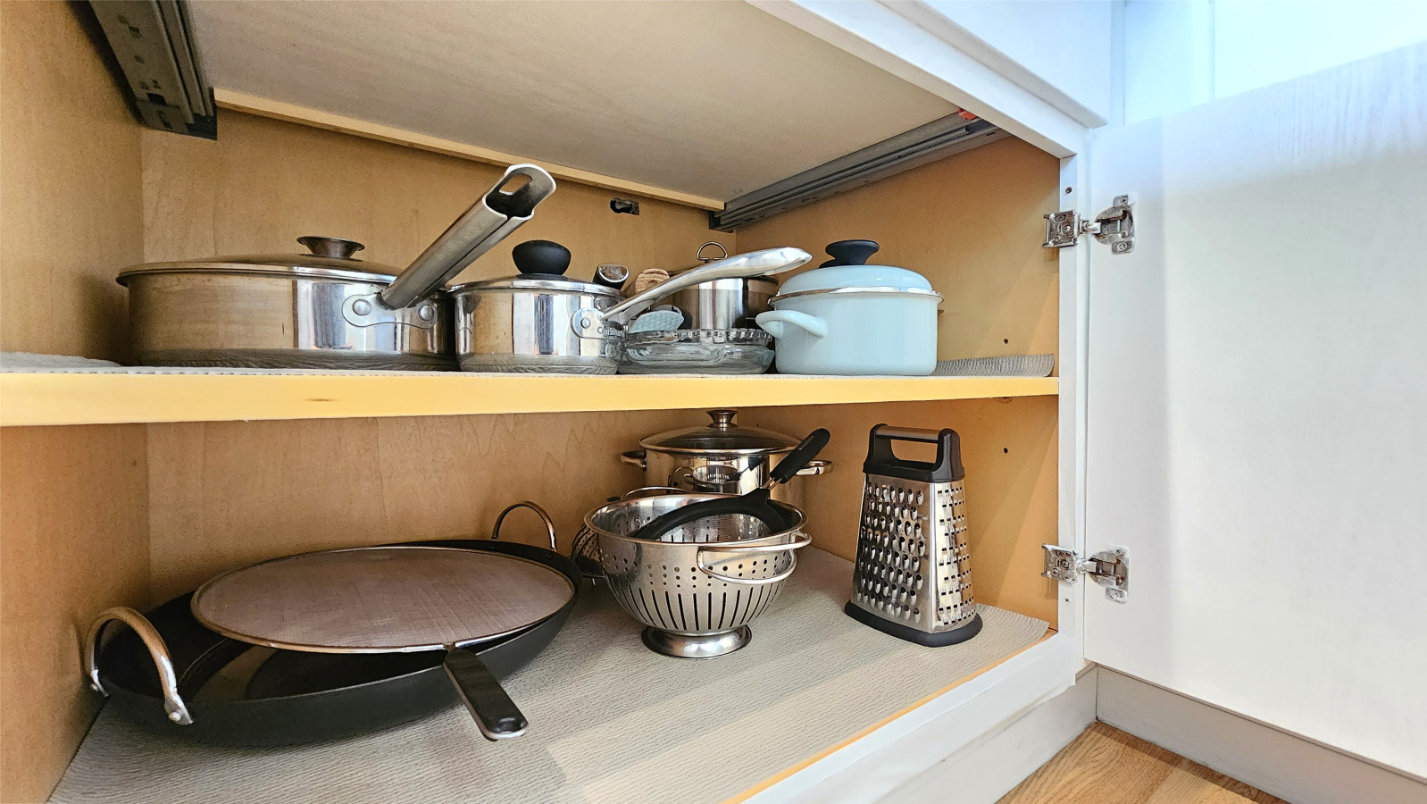 WGH 922 · 9th Floor Spacious Studio | Photo 12