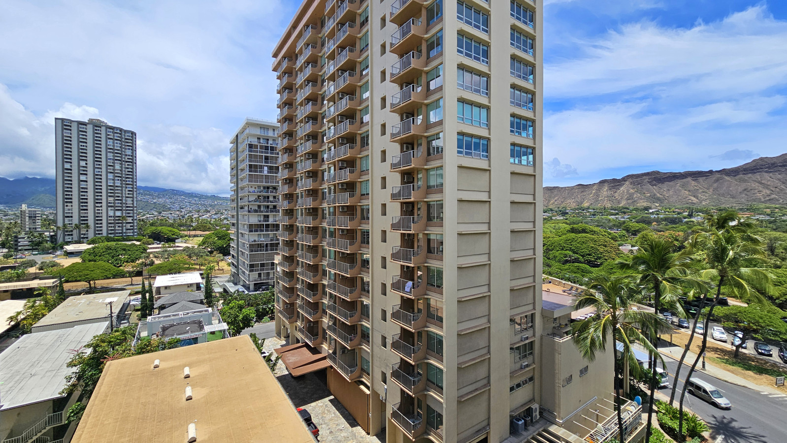 WGH 922 · 9th Floor Spacious Studio | Photo 7