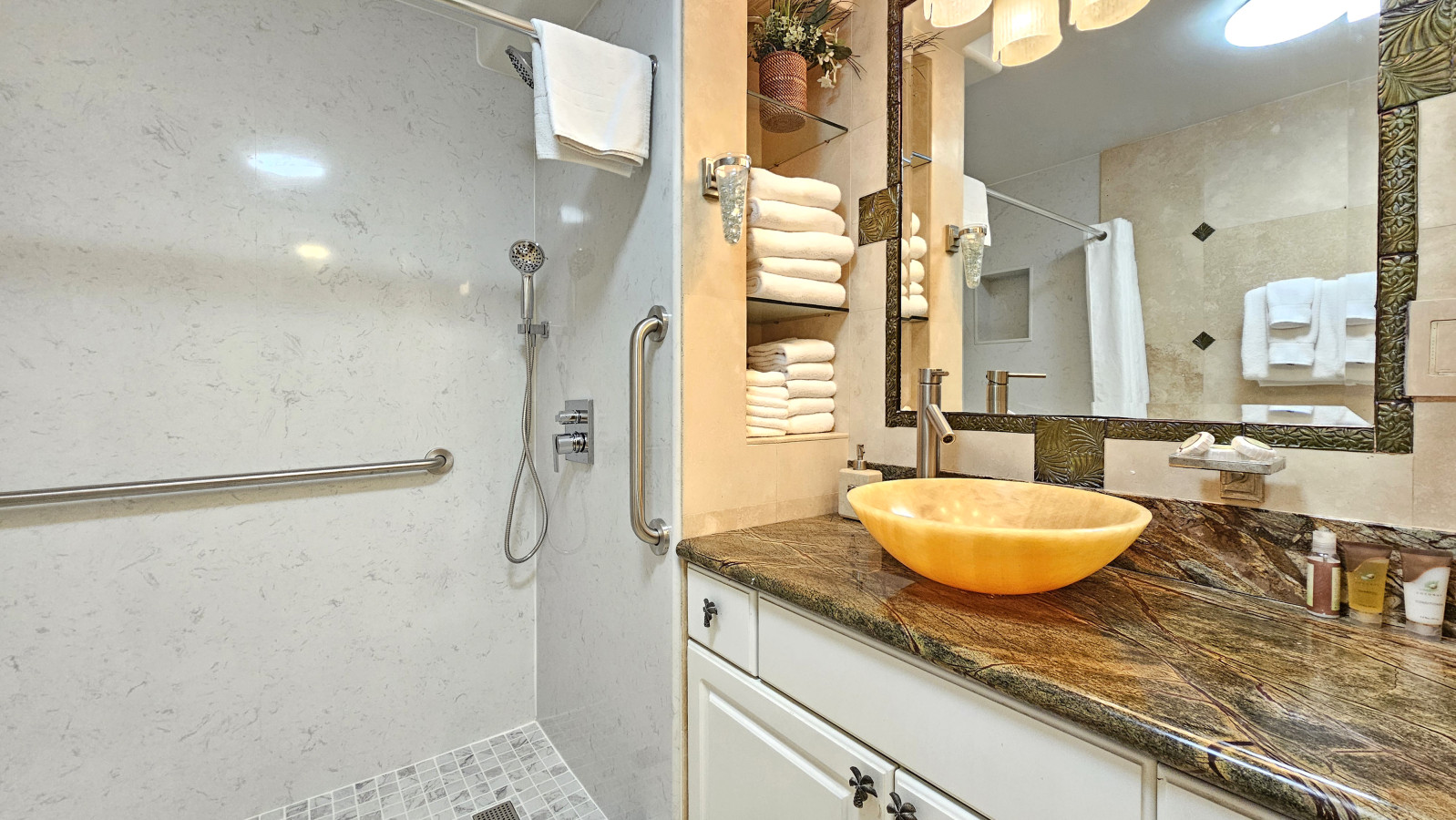 WGH 612 · Suite 612 at The Waikiki Grand | Photo 16