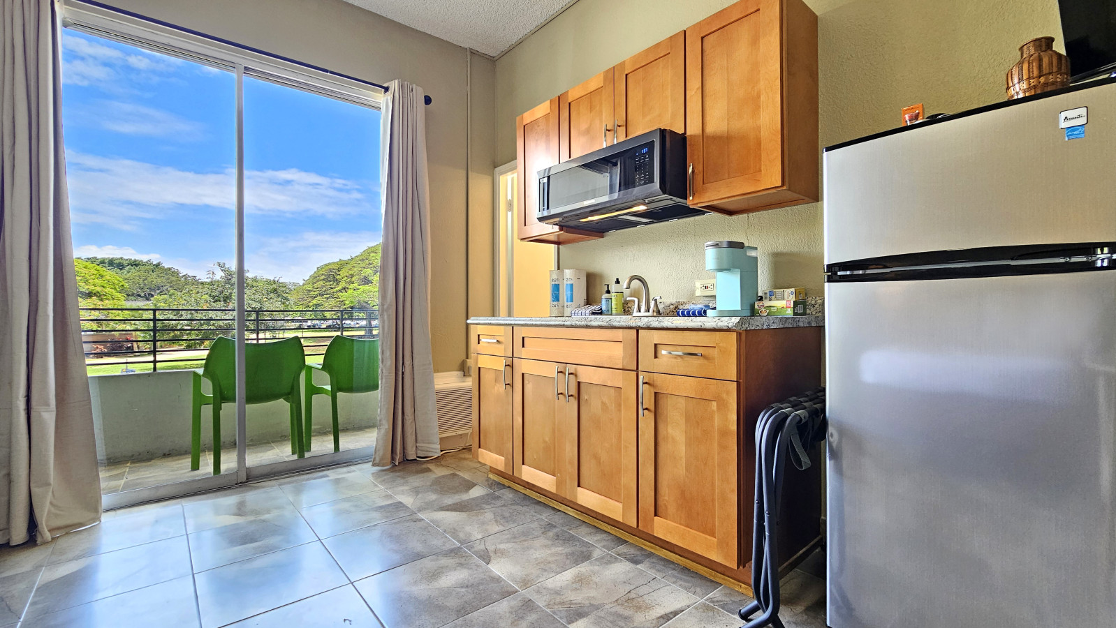 WGH 214 2nd Floor 20' from Hula's Bar & Lei Stand | Photo 5