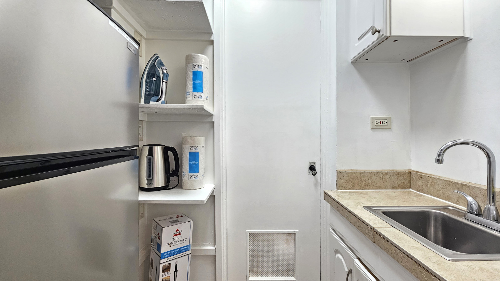 WGH 900 Bright & Modern Corner Unit | Photo 10