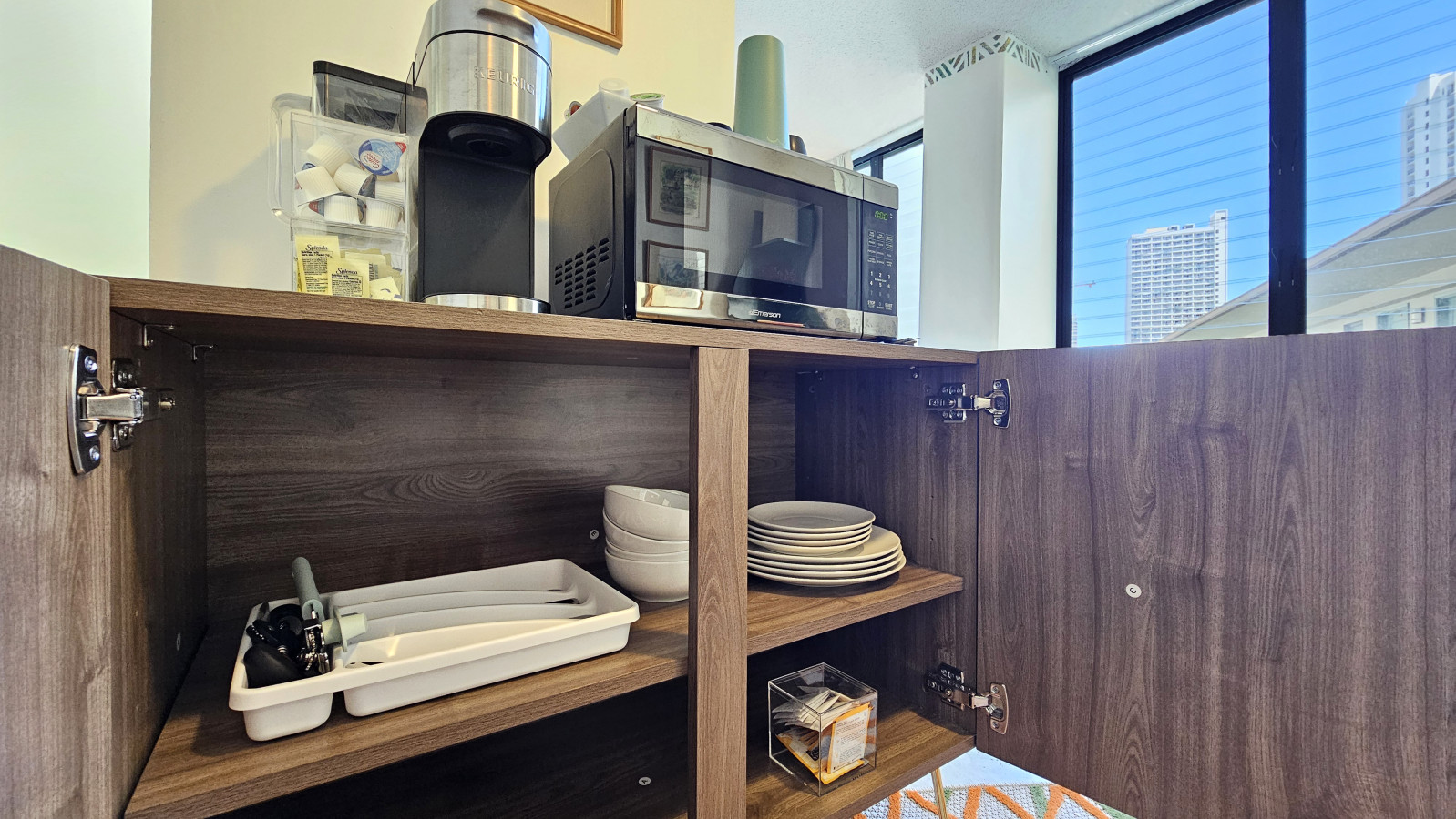 WGH 900 Bright & Modern Corner Unit | Photo 13