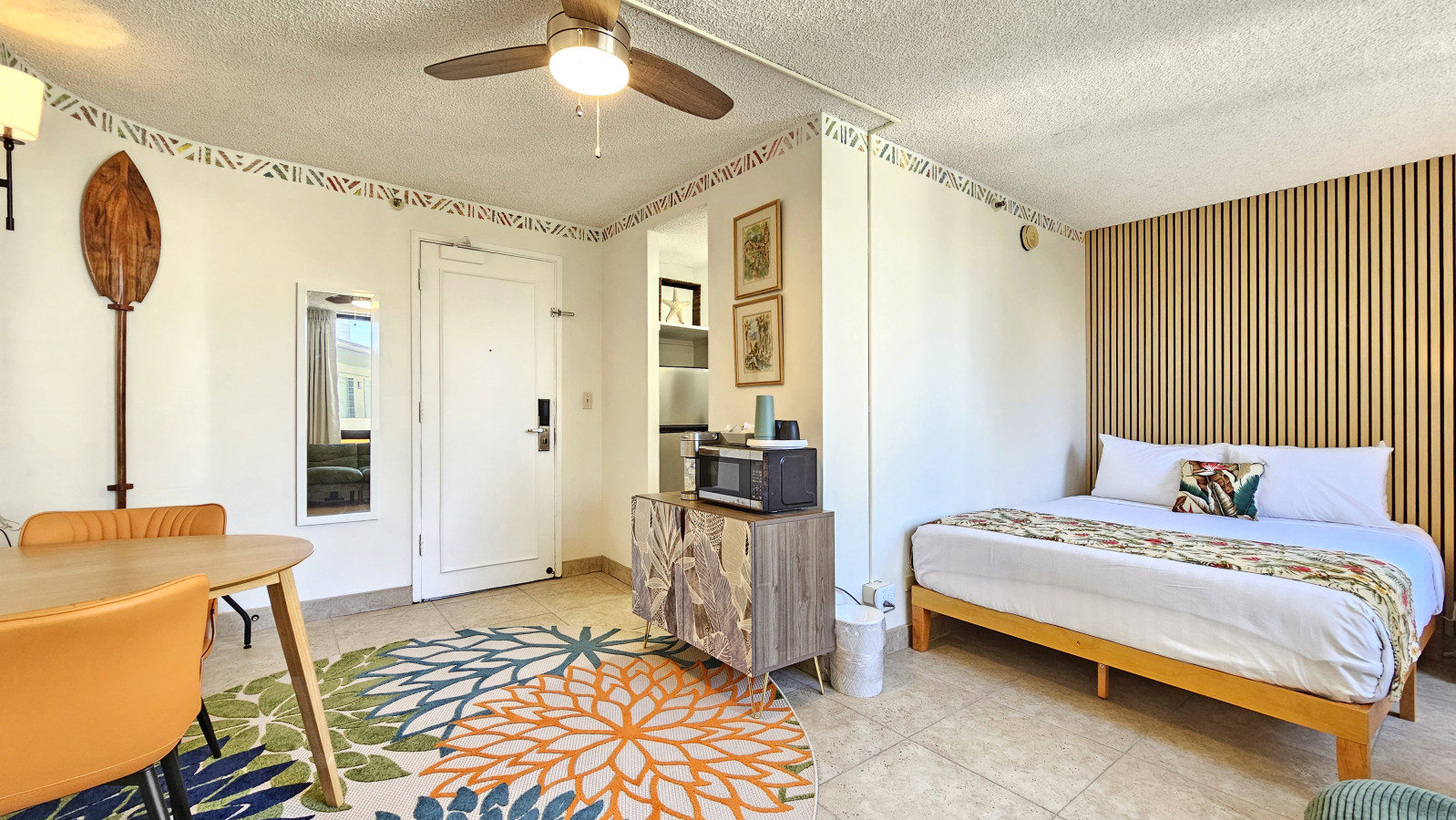 WGH 900 Bright & Modern Corner Unit | Photo 9