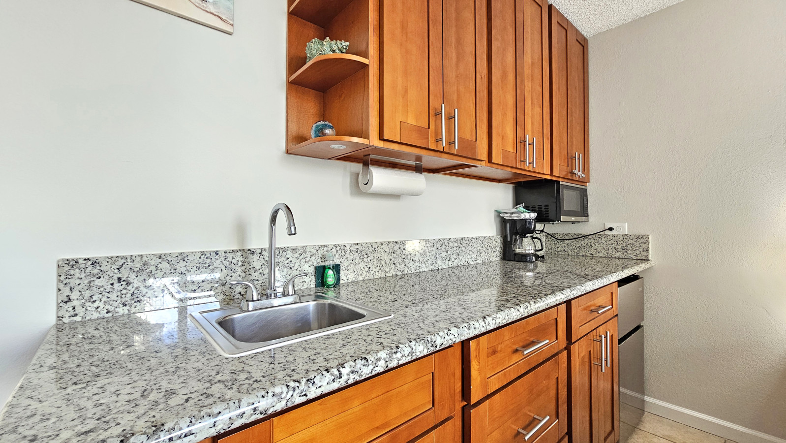 WGH 402 Chic Studio, Lanai, Pool, Kitchen | Photo 2