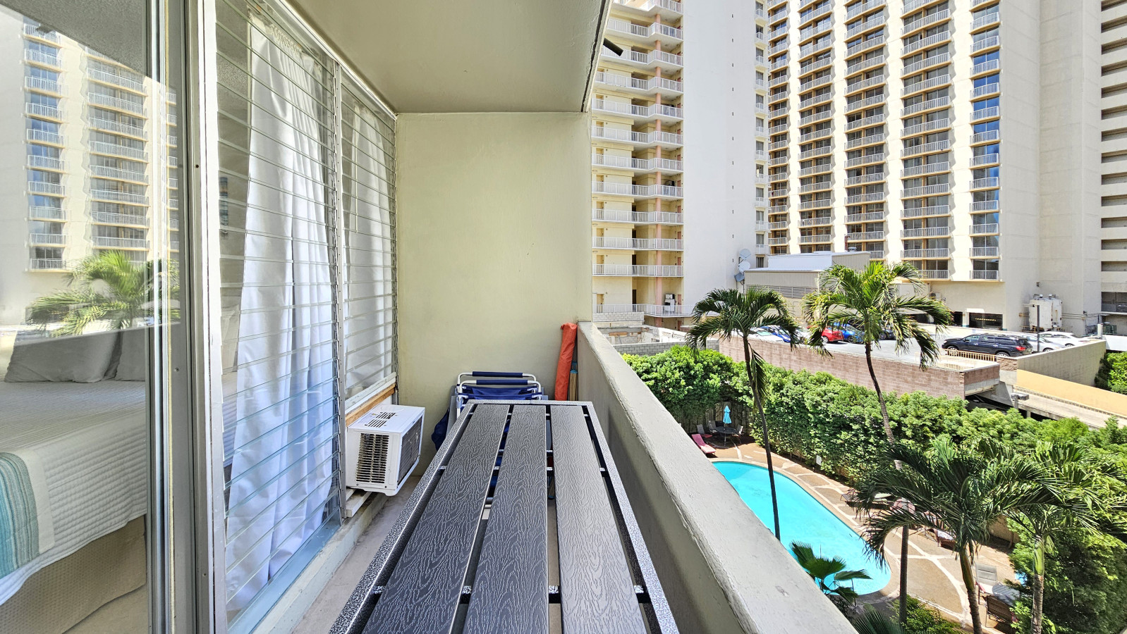 WGH 402 Chic Studio, Lanai, Pool, Kitchen | Photo 7