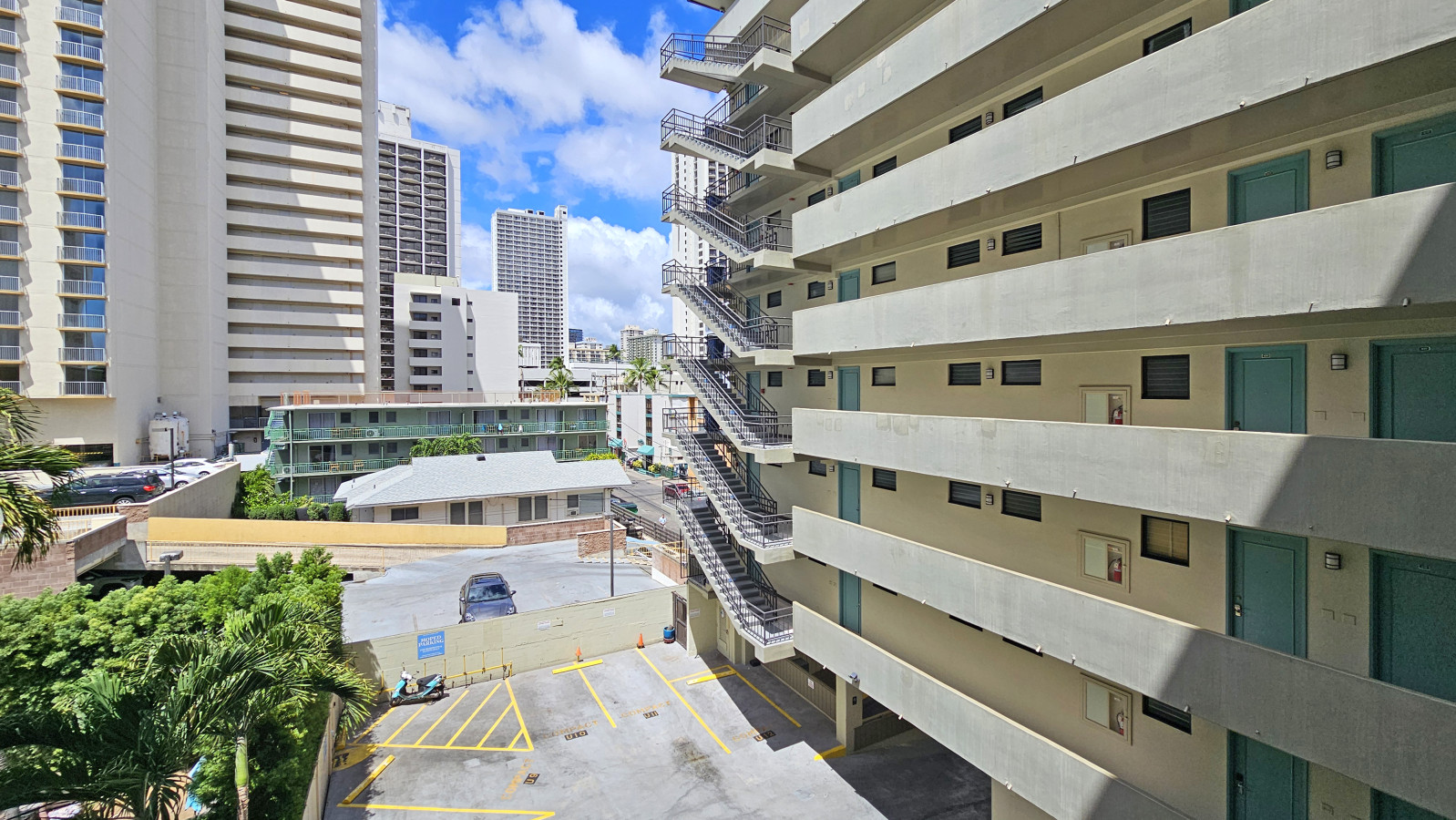 WGH 402 Chic Studio, Lanai, Pool, Kitchen | Photo 20