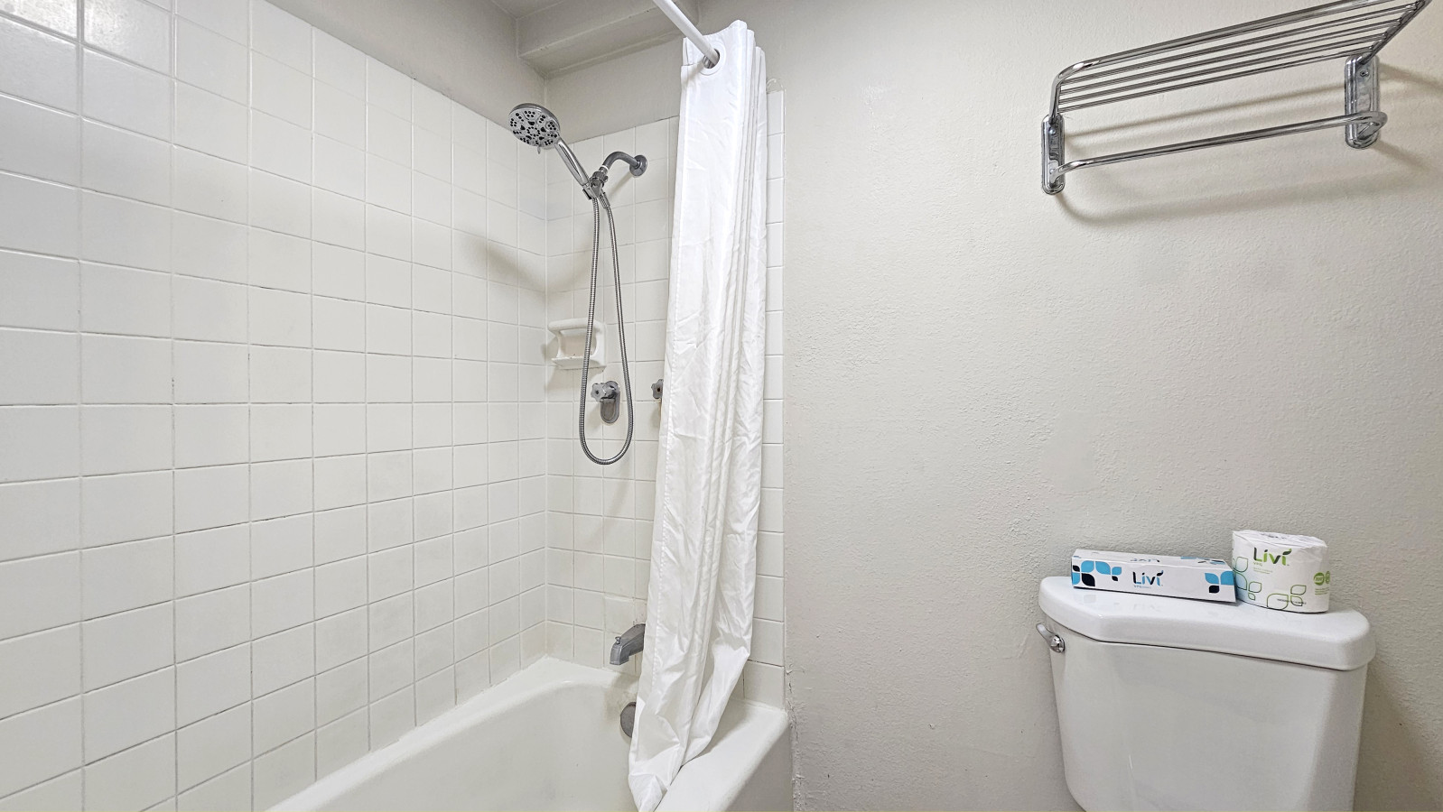 WGH 402 Chic Studio, Lanai, Pool, Kitchen | Photo 8