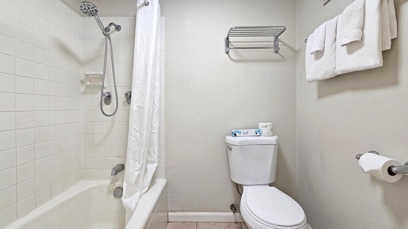 WGH 402 Chic Studio, Lanai, Pool, Kitchen | Photo 9