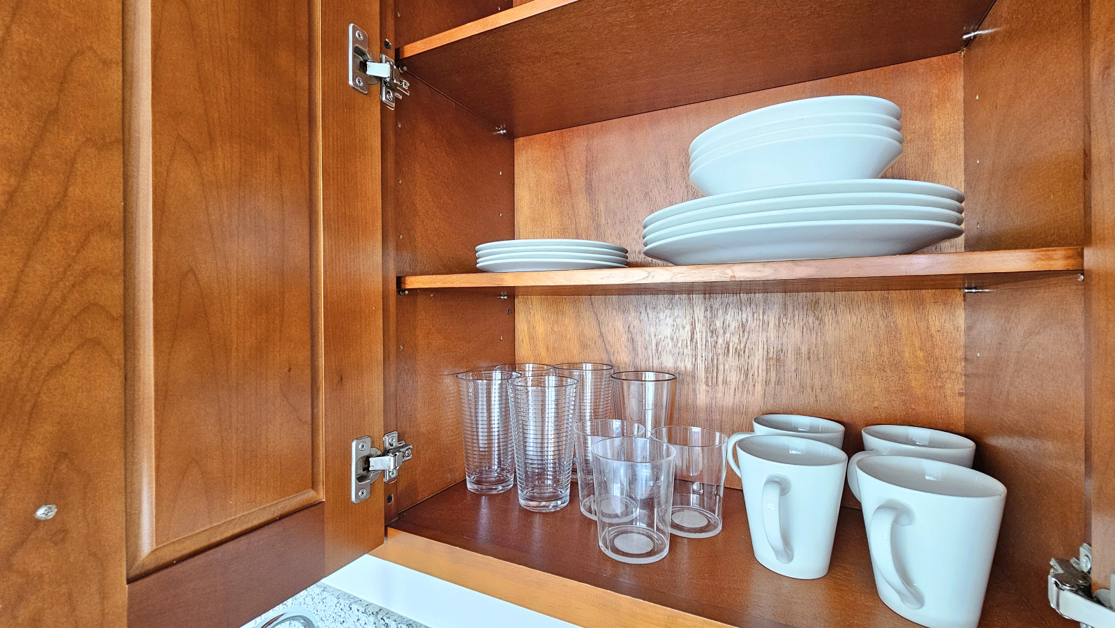 WGH 402 Chic Studio, Lanai, Pool, Kitchen | Photo 19