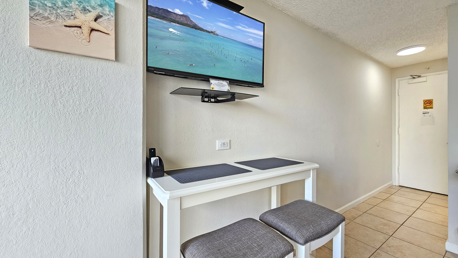 WGH 402 Chic Studio, Lanai, Pool, Kitchen | Photo 5