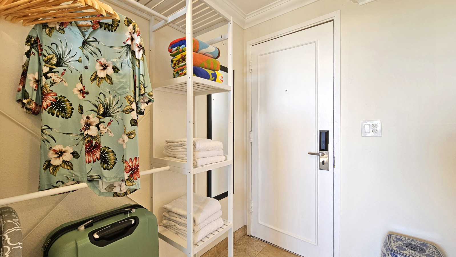 WGH 610 Ocean View with Lanai Dining & Queen bed | Photo 8