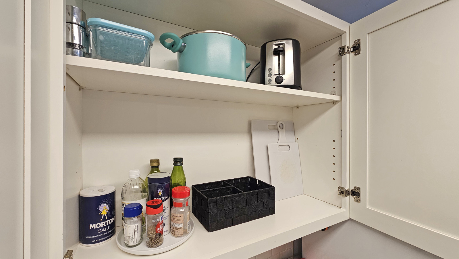 WGH 300 Kitchen Unit modern and updated | Photo 14