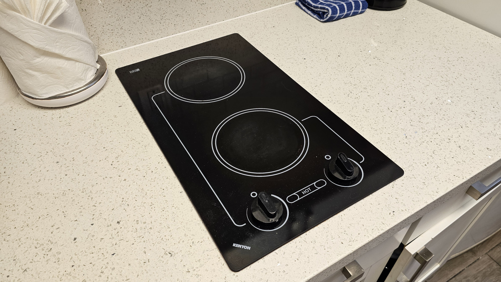 WGH 300 Kitchen Unit modern and updated | Photo 15