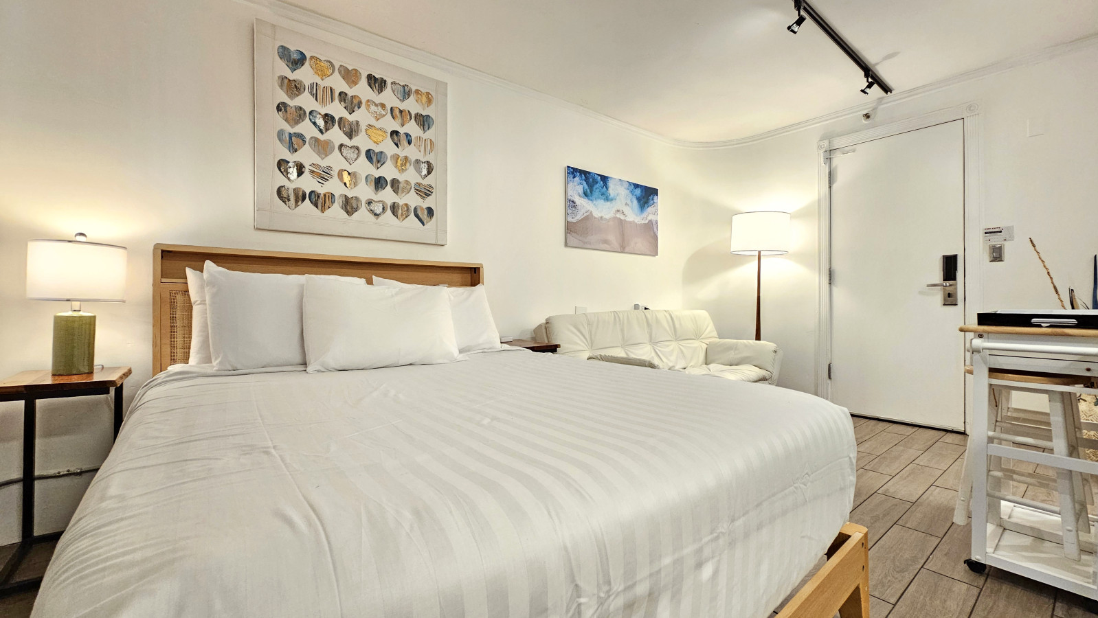 WGH 300 Kitchen Unit modern and updated