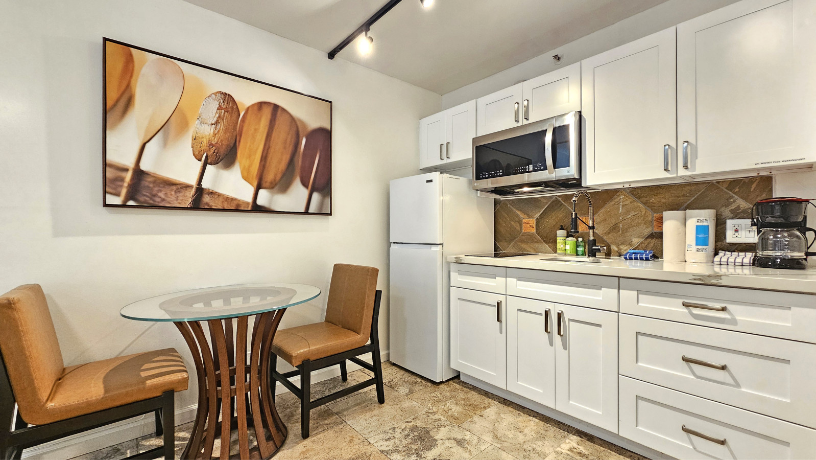 WGH 901 Kitchenette Unit with modern feel | Photo 13