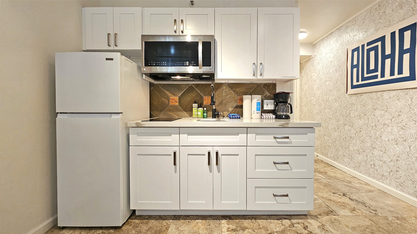 WGH 901 Kitchenette Unit with modern feel | Photo 11