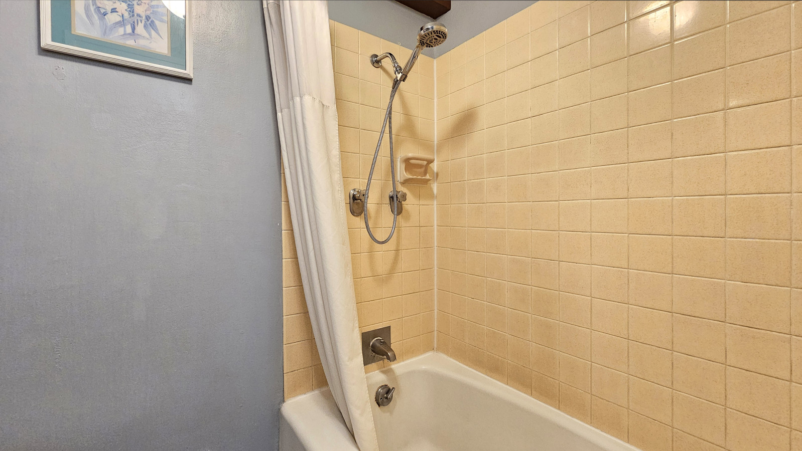 WGH 705 Cozy Queen Bed Studio | Photo 12