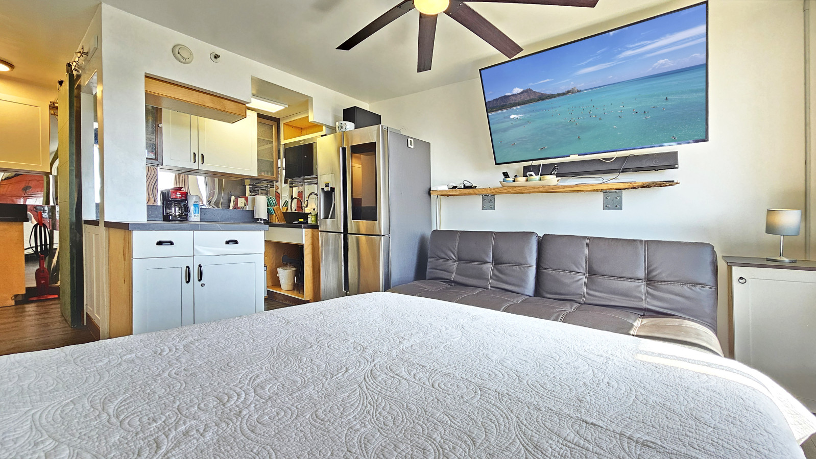 WG 716 | Ocean-View Studio ½Block to Wαiκῑκῑ Beach | Photo 12