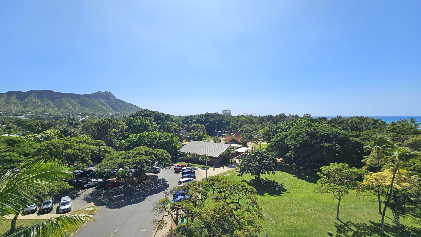 WG 716 | Ocean-View Studio ½Block to Wαiκῑκῑ Beach | Photo 11