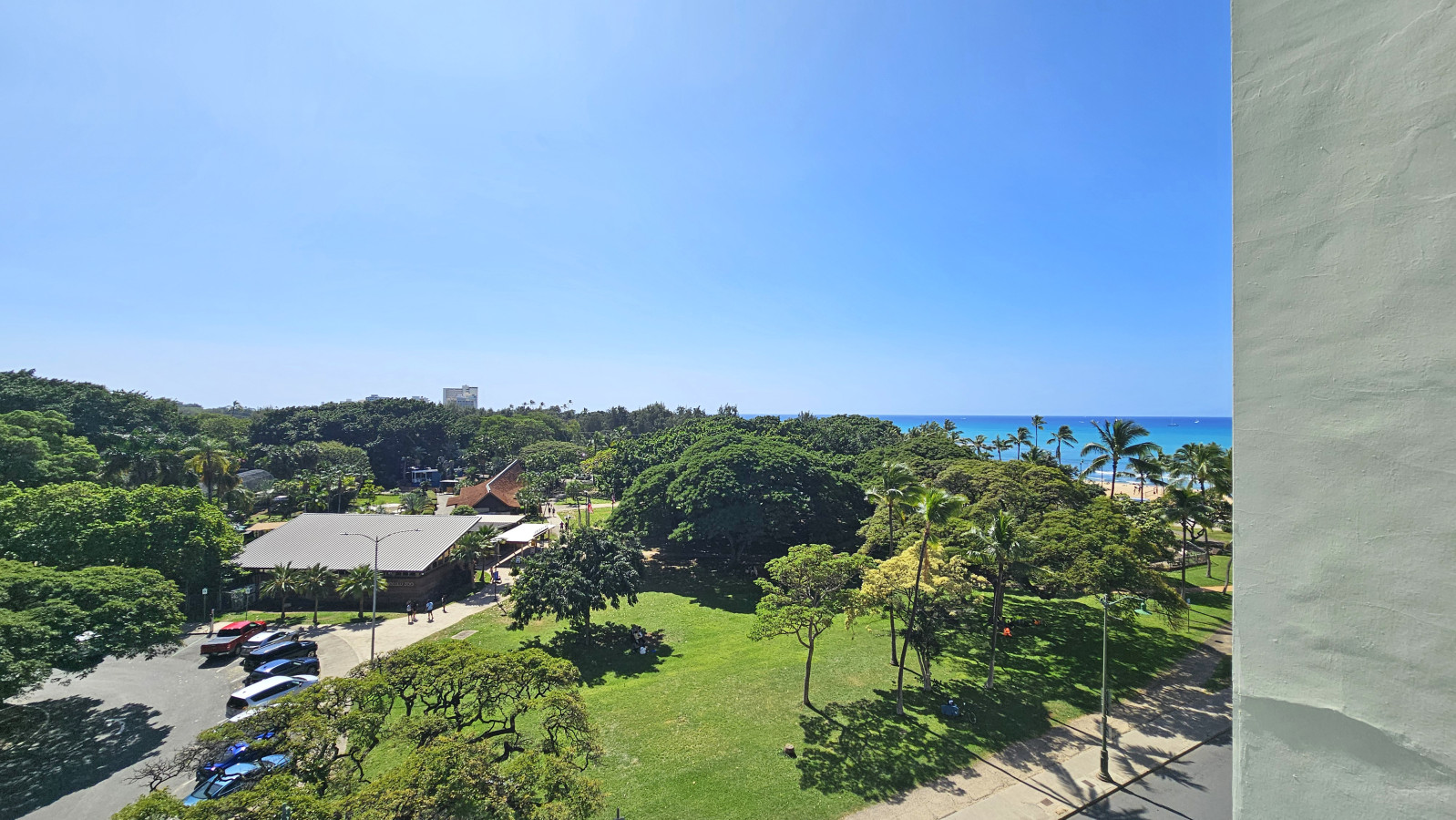 WG 716 | Ocean-View Studio ½Block to Wαiκῑκῑ Beach | Photo 8