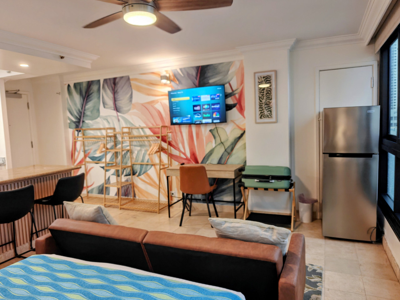 WGH 521 Kitchenette and modern refreshed 362 Sq.Ft. w/ futon and Queen Bed | Photo 10