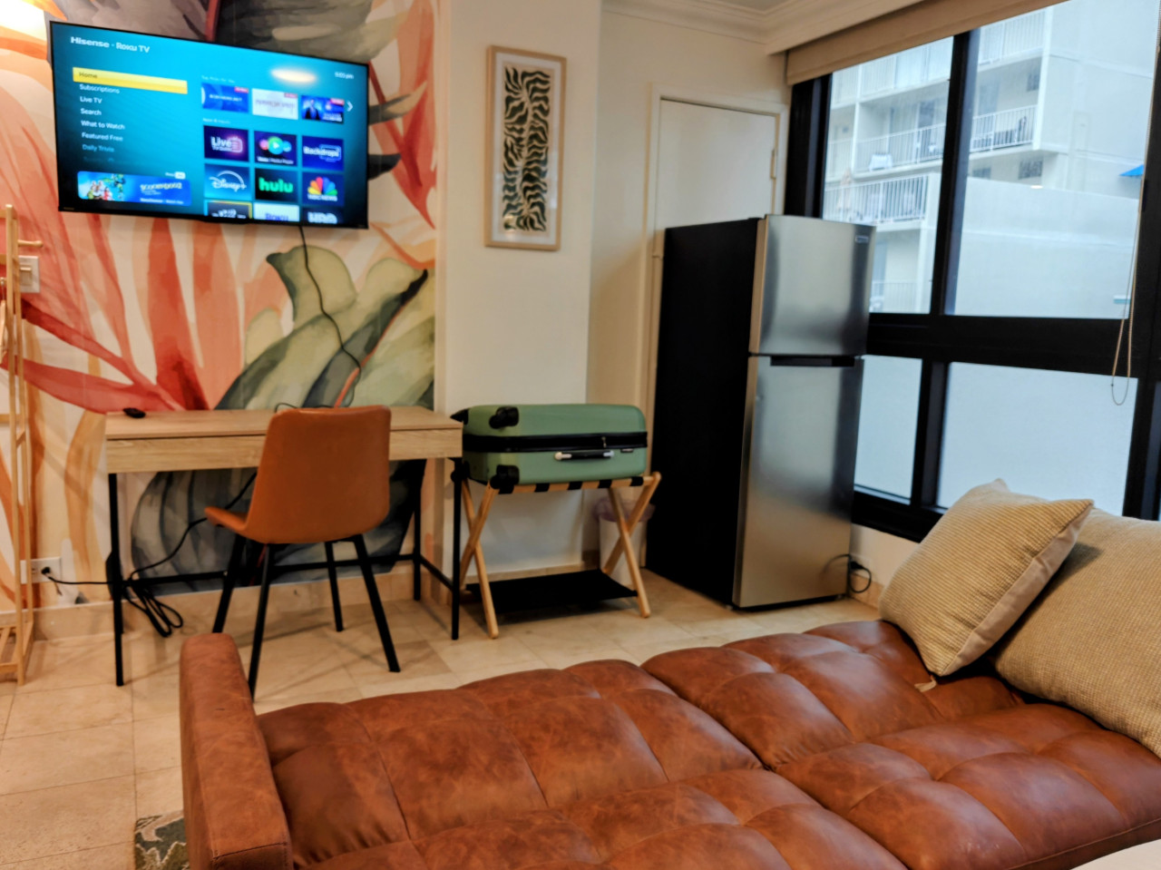 WGH 521 Kitchenette and modern refreshed 362 Sq.Ft. w/ futon and Queen Bed | Photo 2