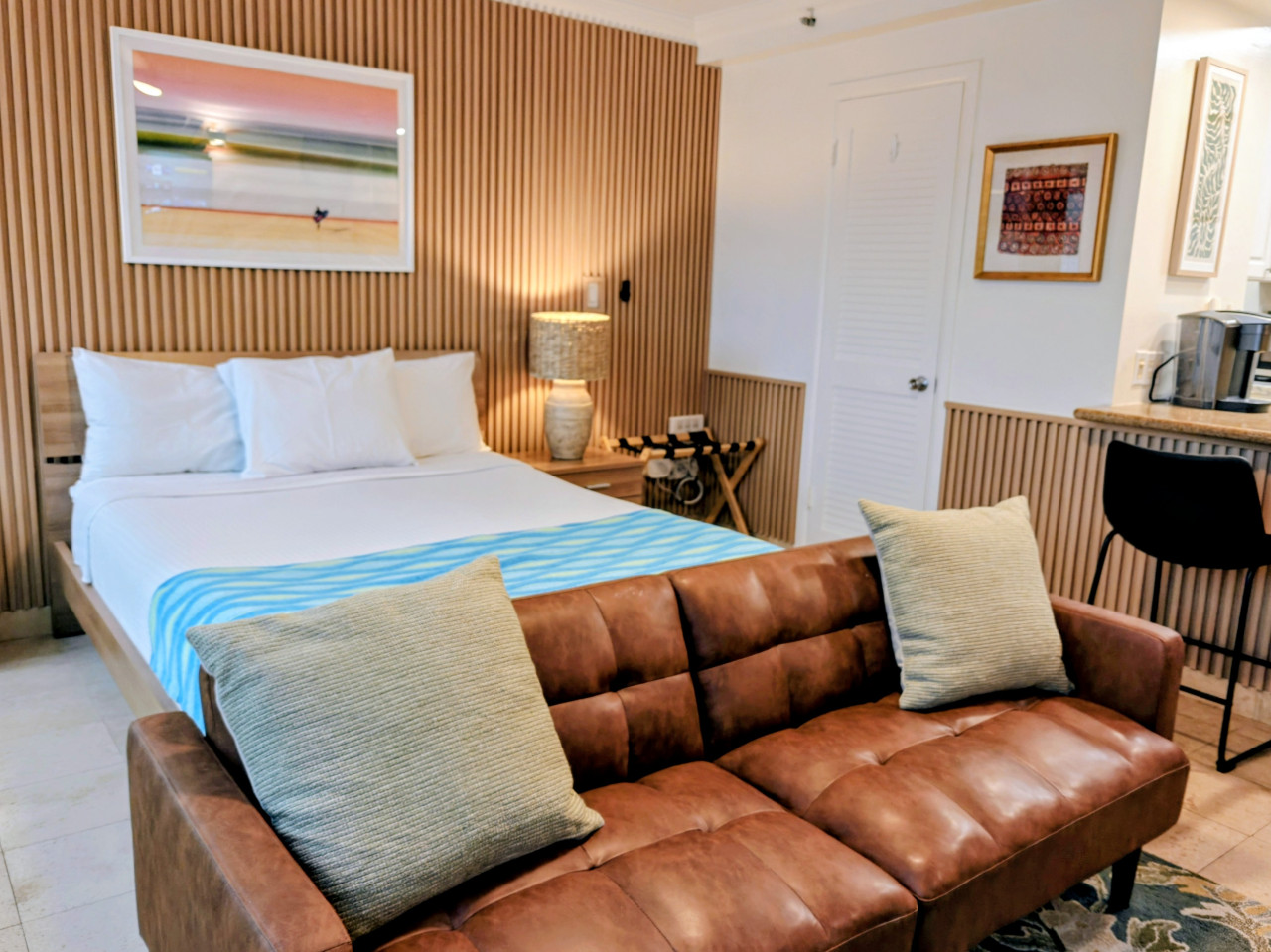 WGH 521 Kitchenette and modern refreshed 362 Sq.Ft. w/ futon and Queen Bed | Photo 13