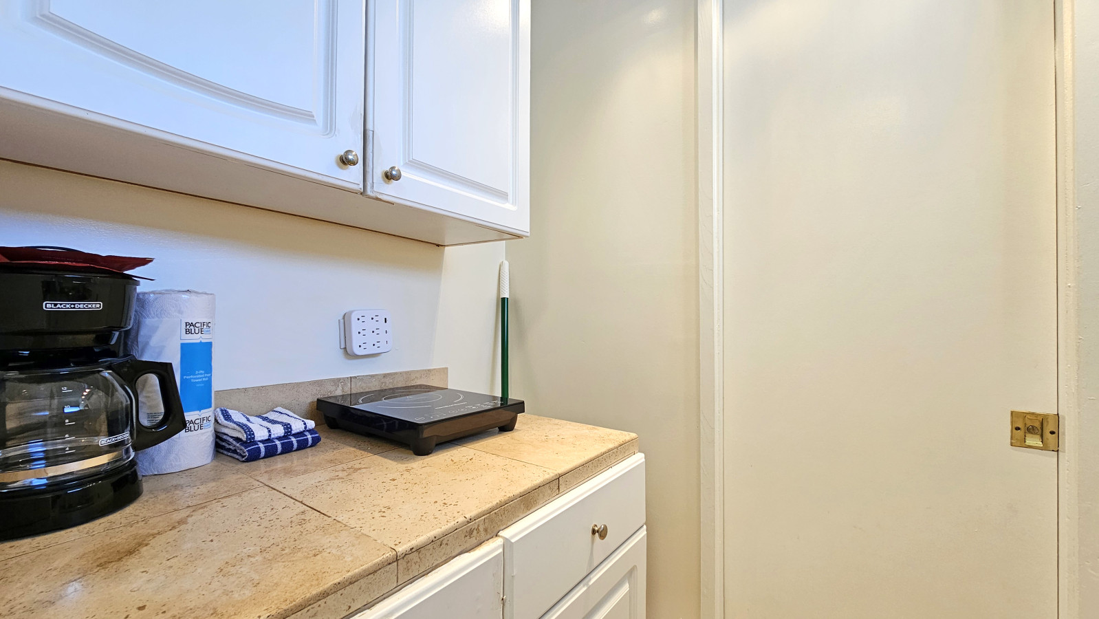 Island-Inspired Studio | Spacious, Clean & Comfortable Stay | Photo 13