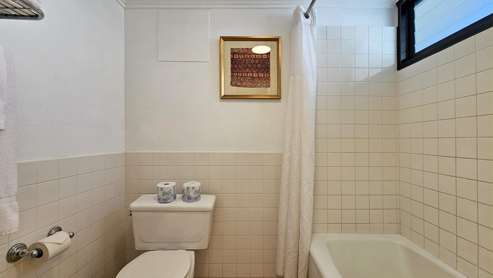 Island-Inspired Studio | Spacious, Clean & Comfortable Stay | Photo 11