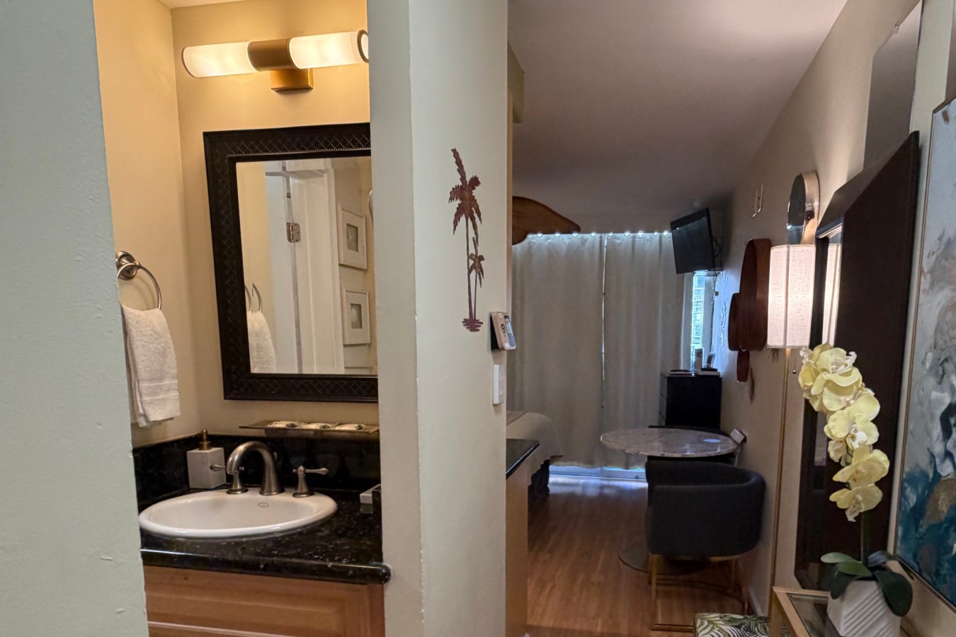 404 Waikiki Grand Hotel