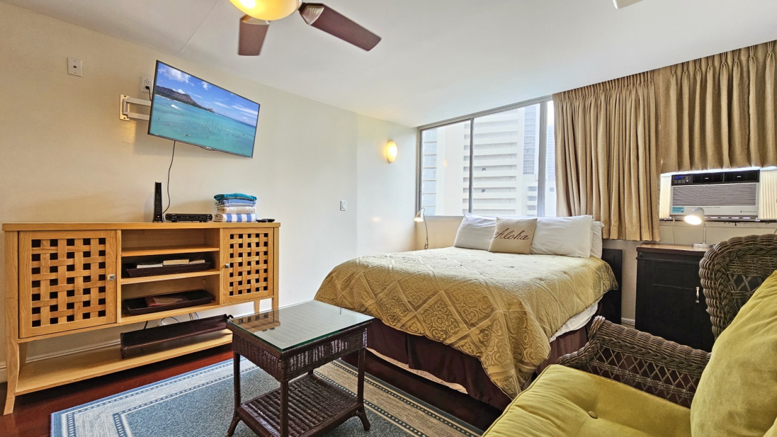 TBD Waikiki Grand Hotel | Photo 29