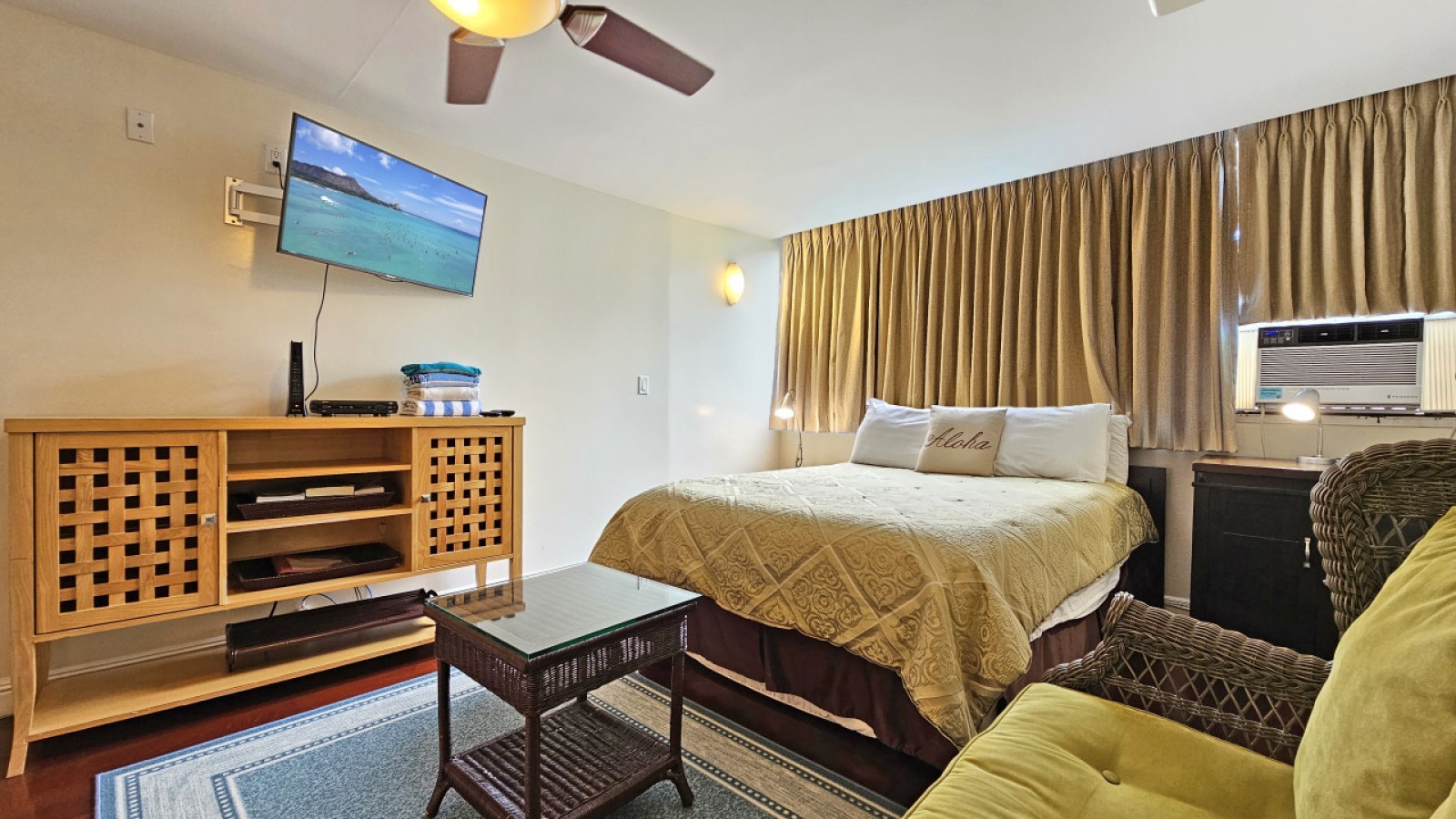 TBD Waikiki Grand Hotel | Photo 25