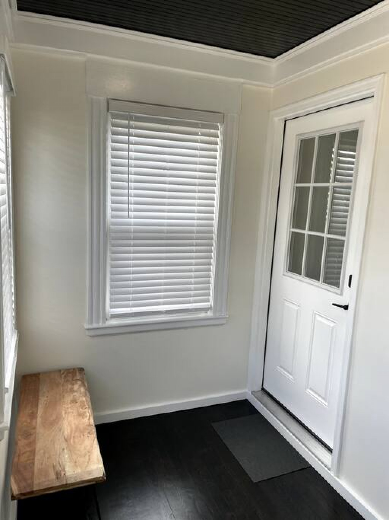 Modern Three Bedroom Condo - Near Boston 3